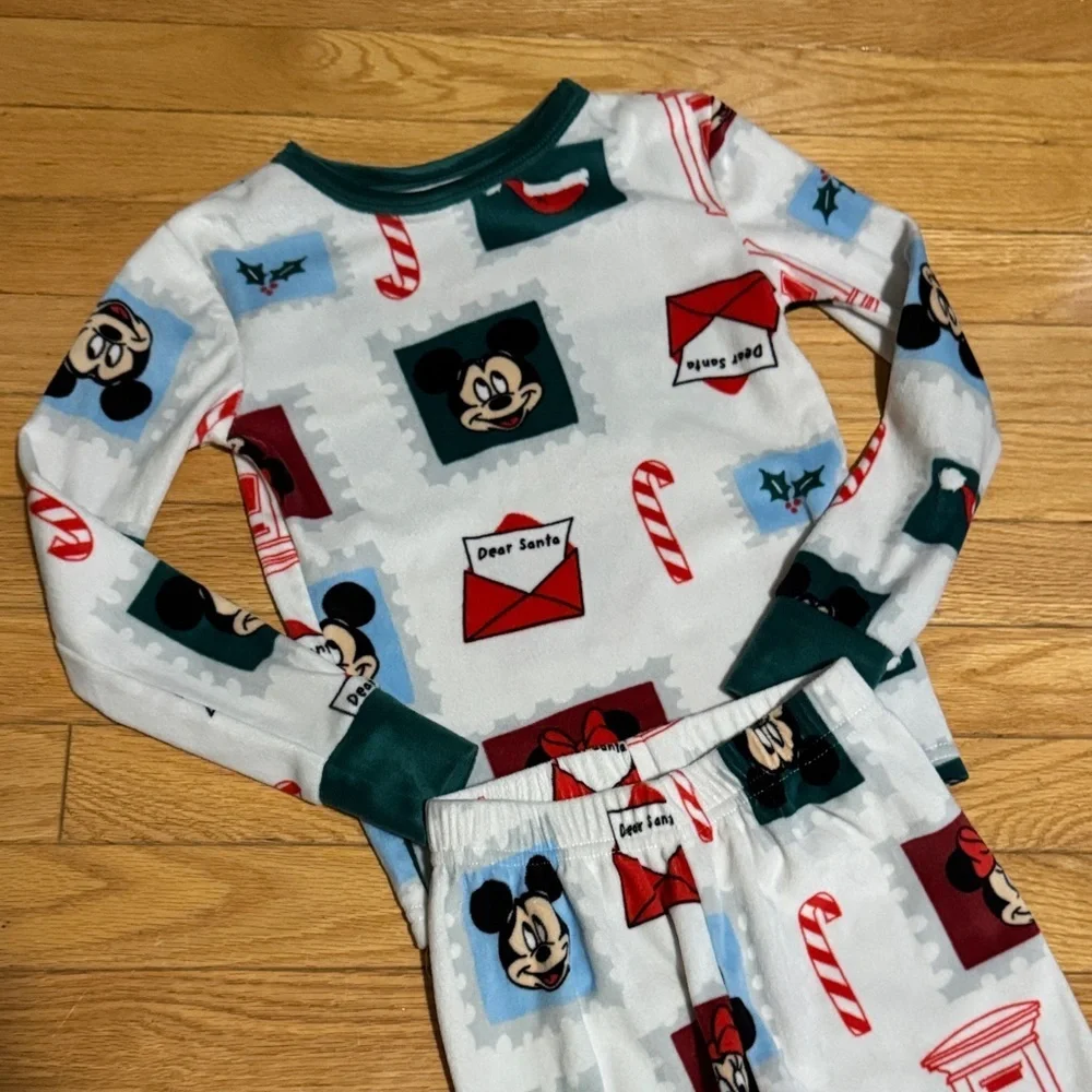 Disney Mickey Themed Christmas Pajama Set ❄️